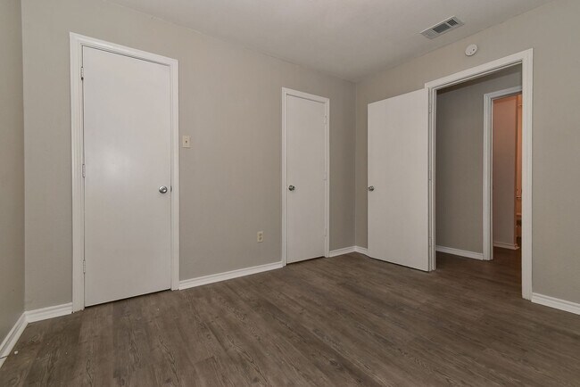 Building Photo - PEPERPORT.3914/3916