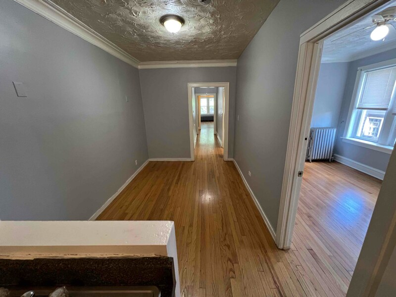 Building Photo - 7931 S Manistee Ave