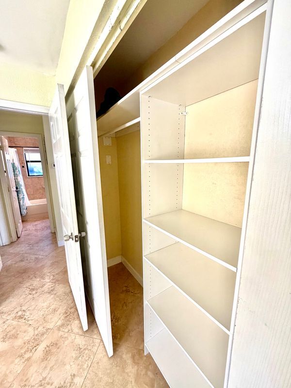 Building Photo - 1125 SE 6th Terrace