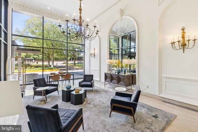 Building Photo - 1300 Army Navy Dr