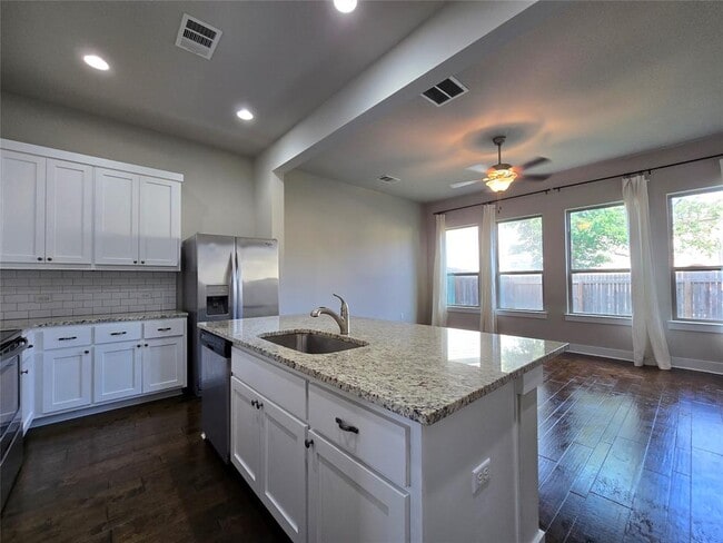 Building Photo - 13001 Hymeadow Dr