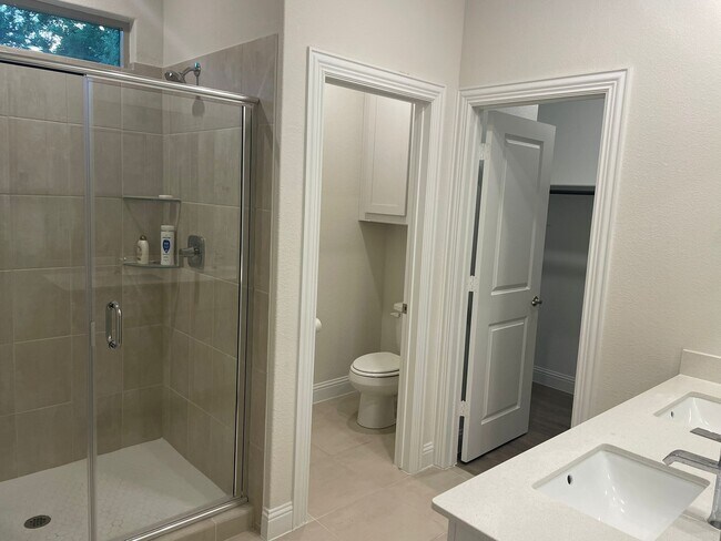 Building Photo - 2516 Sakeena Ct