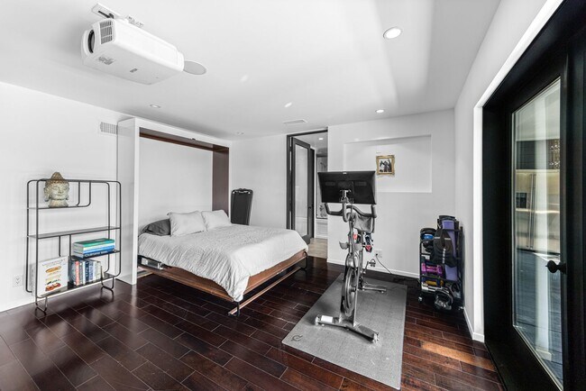 Building Photo - Architectural Contemporary with Panoramic ...