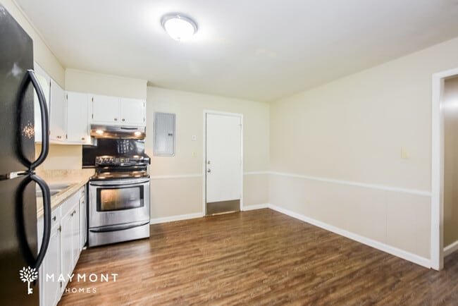 Building Photo - 2403 Yorkshire Cir SW