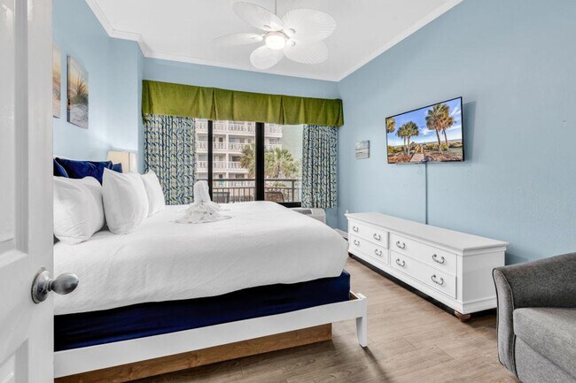 Building Photo - 2710 N Ocean Blvd