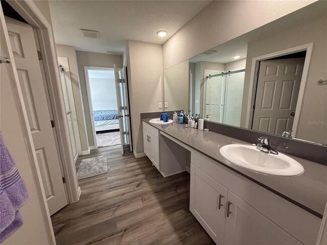 Building Photo - 3464 Dahlia Dr