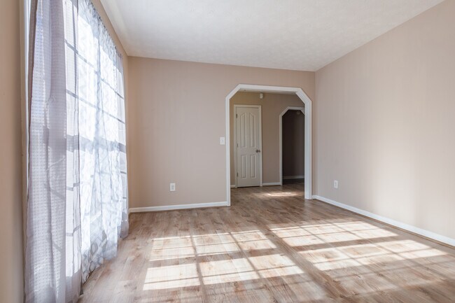 Building Photo - 413 Spurlin Ct