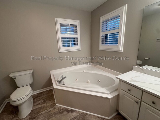 Building Photo - 4021 Wellington Ridge Loop
