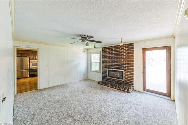 Building Photo - Build Equity While Leasing - Lease to Own