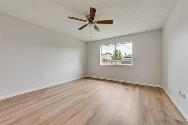 Building Photo - 5611 Alicante Dr