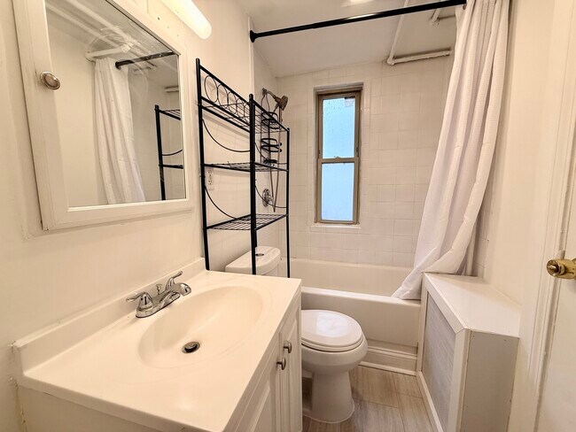 Building Photo - 414 South Blvd