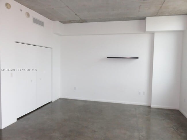 Building Photo - 133 NE 2nd Ave