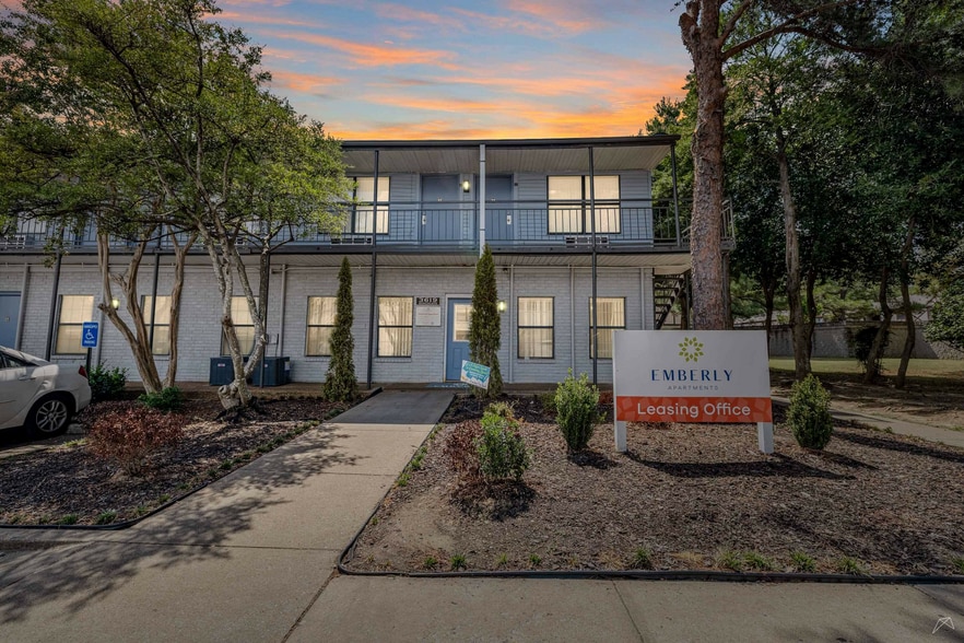 Building Photo - Emberly Apartments