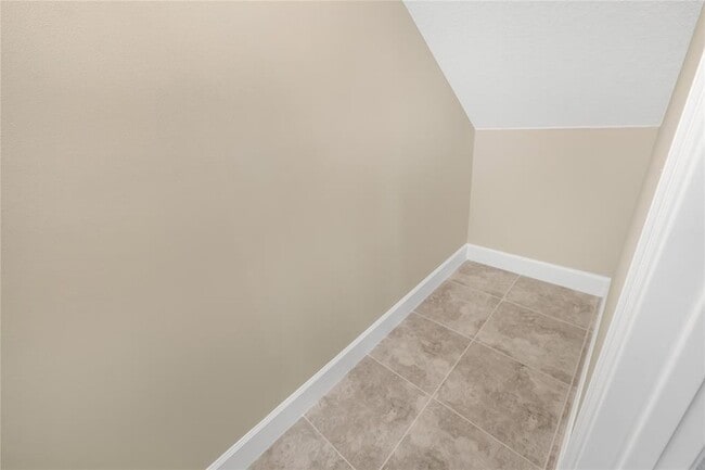 Building Photo - 14941 RedCove Pl