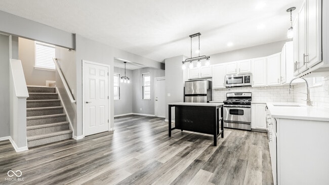 Building Photo - 2525 Central Ave