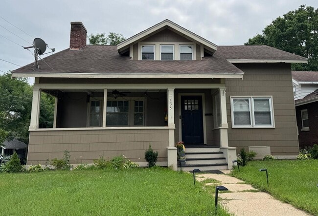 Primary Photo - 1435 Post Ave