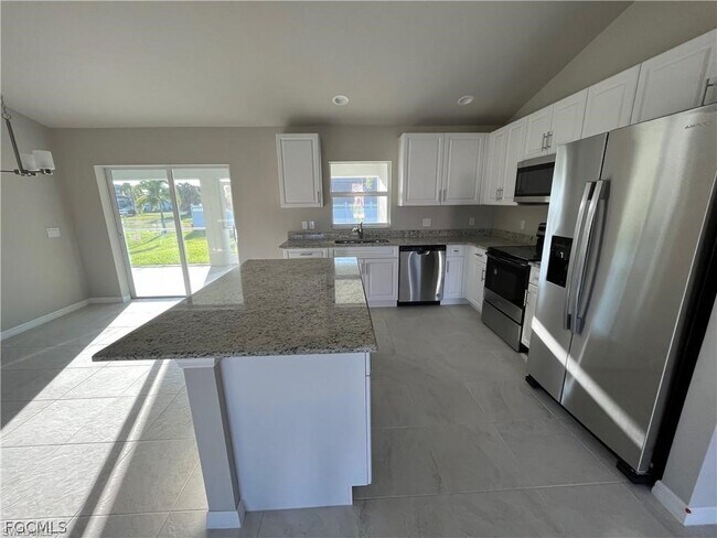 Building Photo - 4334 SW 9th Pl