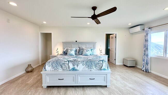 Building Photo - Fully Furnished 4 BD/3 BA Home in Mariner's Ridge!! Includes 1 Garage PRKG, W/D, Sep. Studio, & G...