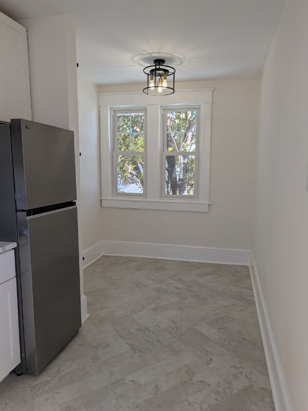 Building Photo - 2226 Windsor Ave SW