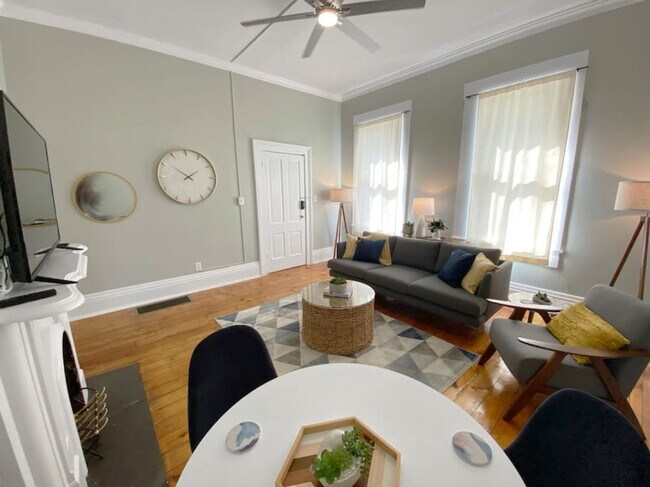 Building Photo - 1245 Martin Dr