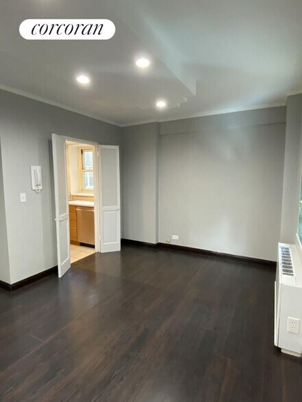 Building Photo - 159 W 53rd St