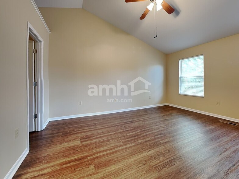 Building Photo - 6340 Deermeade Dr