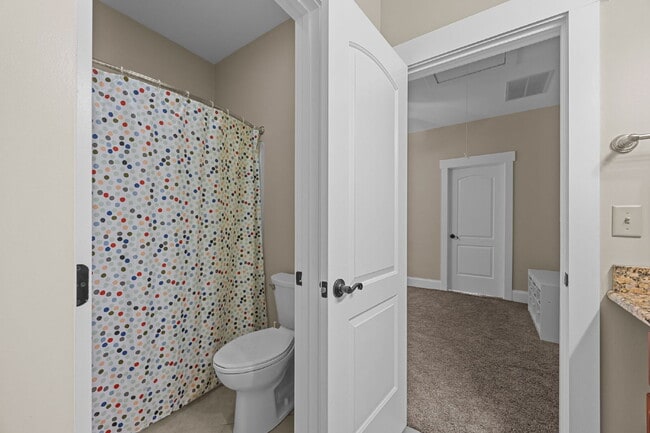 Building Photo - Spacious 3-Bedroom Home with Bonus Room & ...