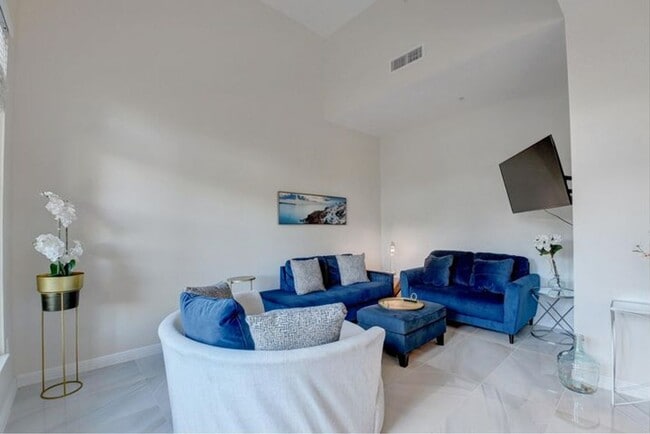 Building Photo - 350 N Federal Hwy