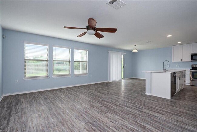 Building Photo - Beautifully remodeled gourmet kitchen with...