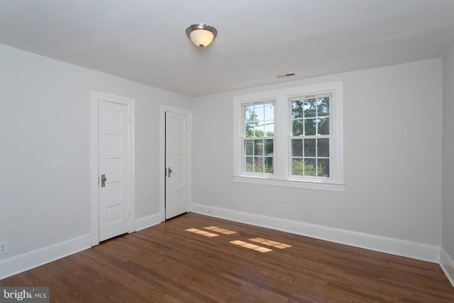 Building Photo - 104 53rd St NE