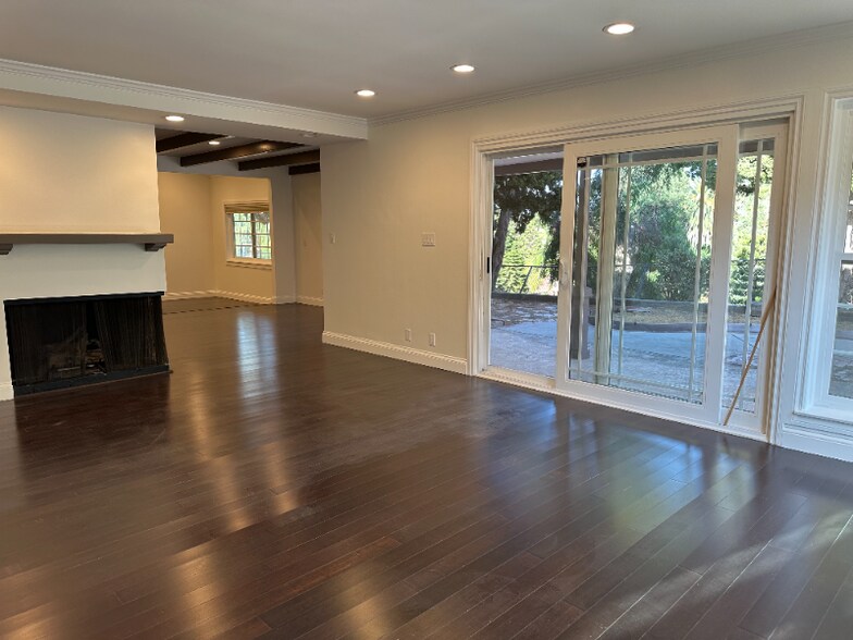 Building Photo - 2934 Ilopango Dr