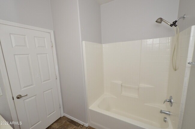 Building Photo - 4100 S Vineyard Ave