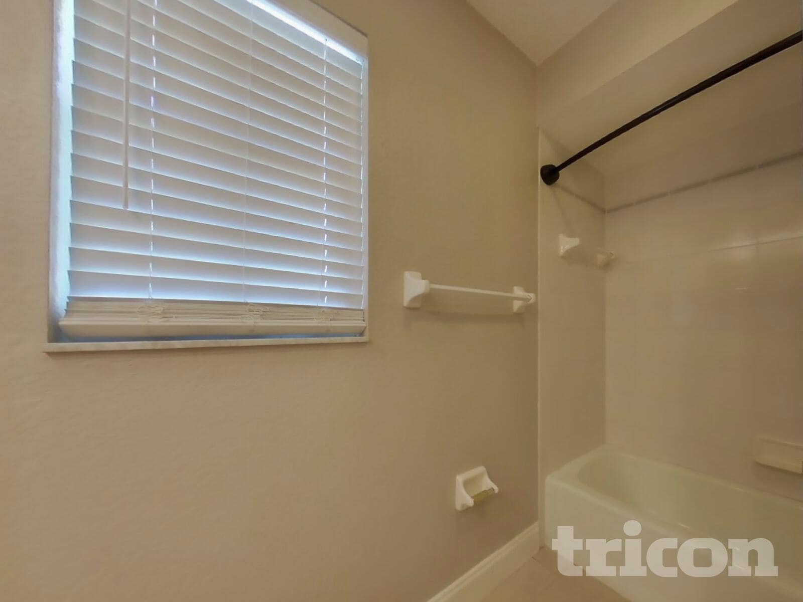 Building Photo - 3598 N Biscayne Dr