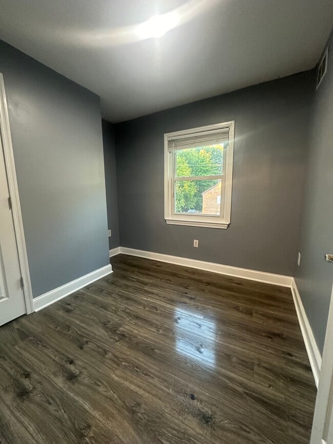 Building Photo - 3001 16th Rd S