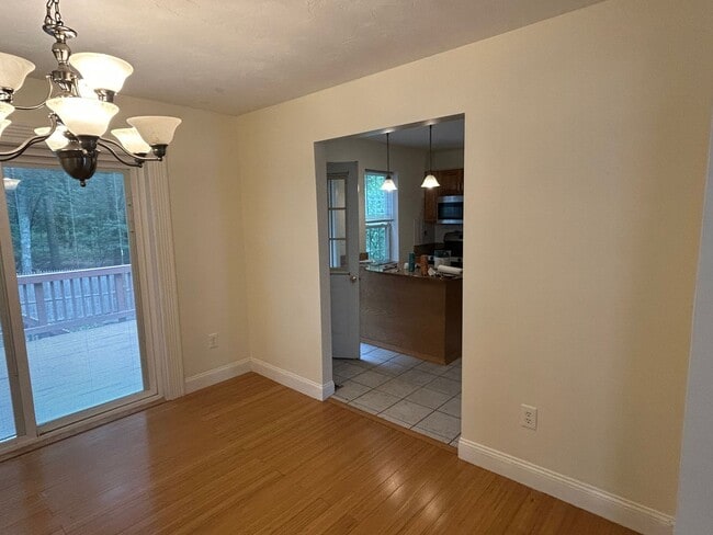 Building Photo - Beautiful 4 Bedroom house in Marlborough!