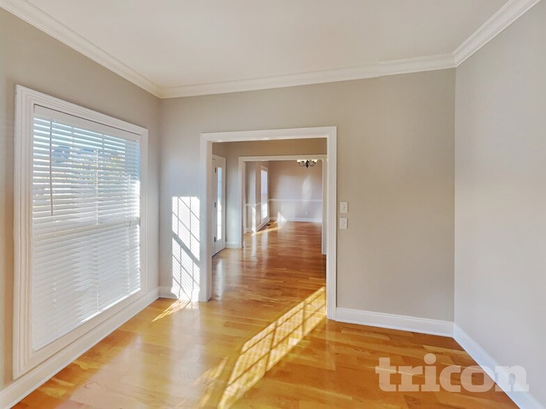 Building Photo - 3228 Genoa Dr