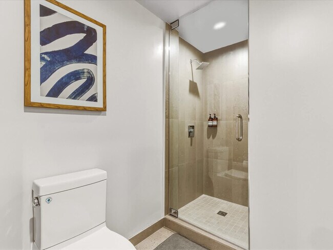 Building Photo - 11 NE 6th St