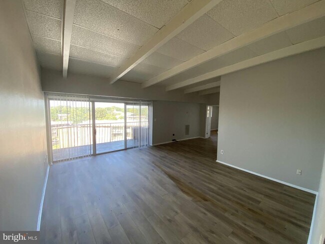 Building Photo - 5532 Karen Elaine Dr