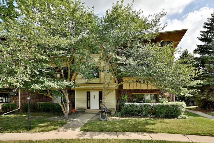 Building Photo - 20 Parkside Ct