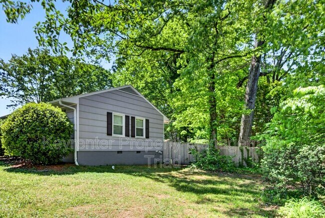 Building Photo - 3601 Normandy Rd