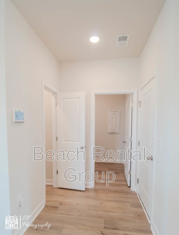 Building Photo - 1860 Villena Dr