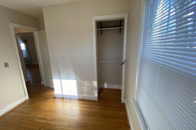 Building Photo - 209 Homewood Dr