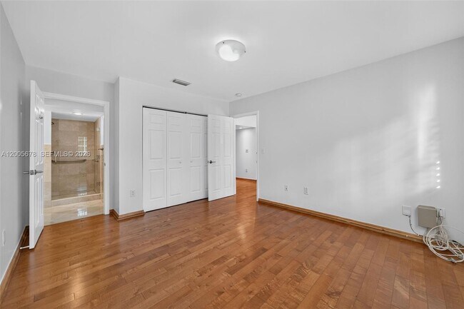 Building Photo - 1237 Aduana Ave