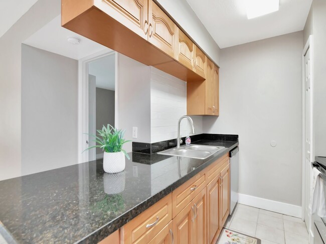 Building Photo - Ground Floor 2 Bedroom 2 Bath - Gated Comm...