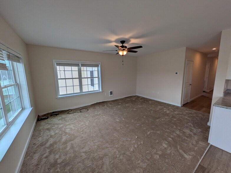 Building Photo - 75 Ivan Dr