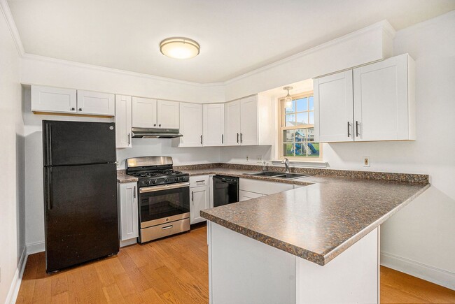 Building Photo - Beautiful 3 Bedroom Home