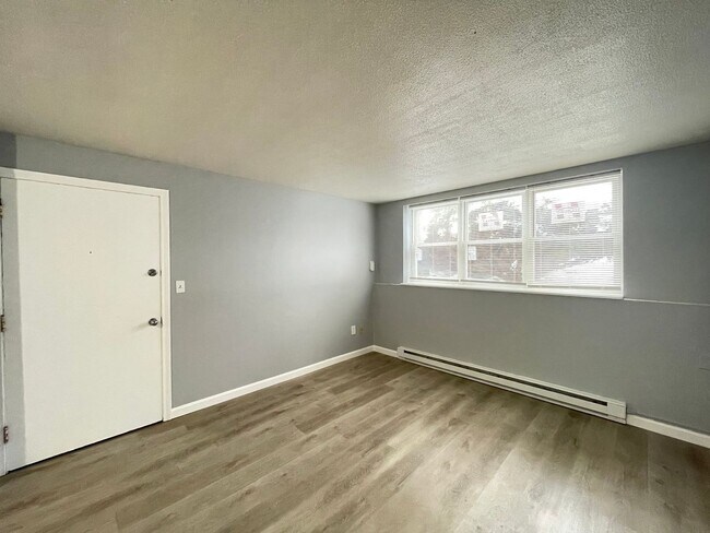 Building Photo - 181 Loudon Rd