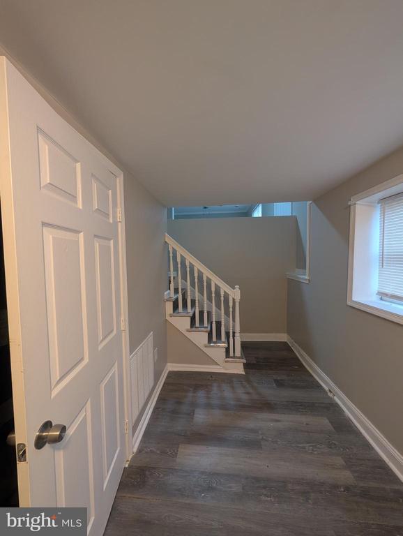 Building Photo - 2 Hawkesbury Ct