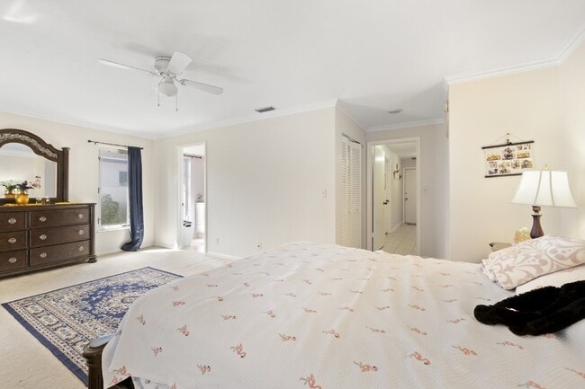Building Photo - Flamingo Estates - single family home, close to Downtown and pet friendly!