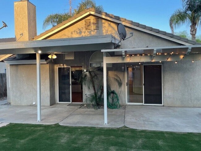 Building Photo - 3025 Starside Dr